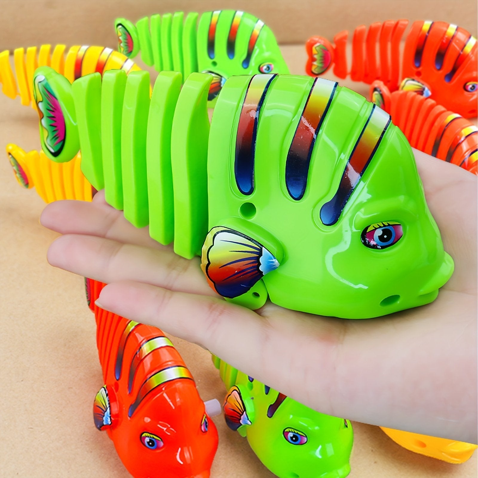 🐟Plastic Wind-Up Wiggle Fish Toys